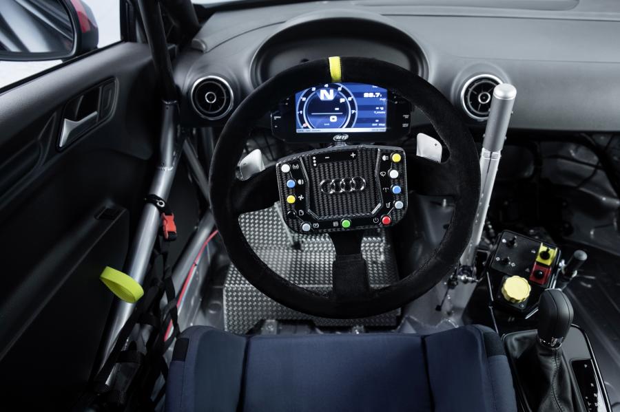 Панель приборов Audi RS3 LMS (8V) 2016 года  (фото 10 из 40)